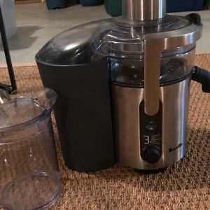Breviile juicer